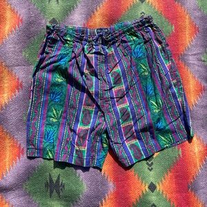 VINTAGE NAUTICA SHORTS SIZE LARGE GOOD CONDITION MULTICOLOR NATURE PATTERN 90s